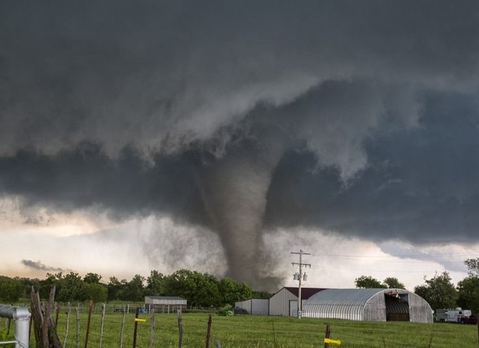 Fotógrafo capturó imágenes de los tornados más fuertes en EE UU del